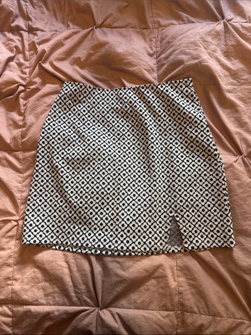 Hollister Black and White Geometric Mini Skirt